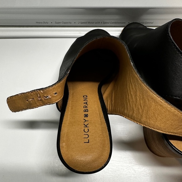 Lucky Brand - Picture 4 of 6